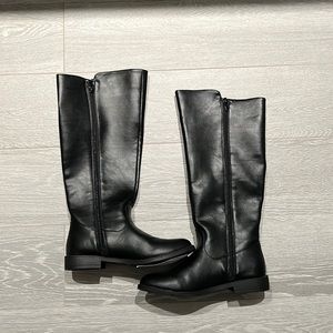 New Girls Sugar Boots size 2